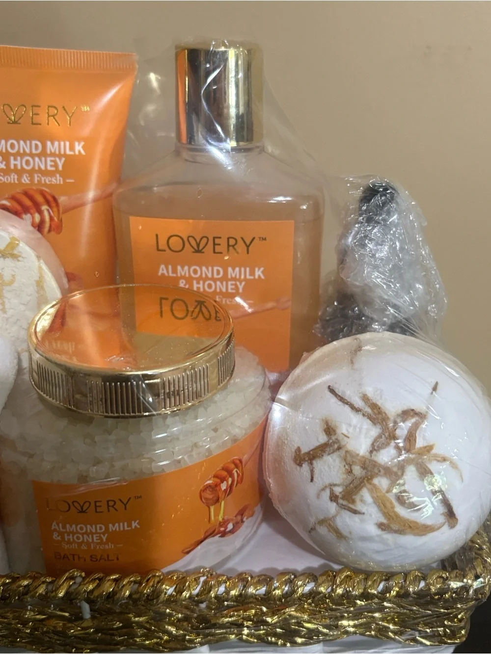 Lovery Almond Milk and Honey Bath Gift Set
